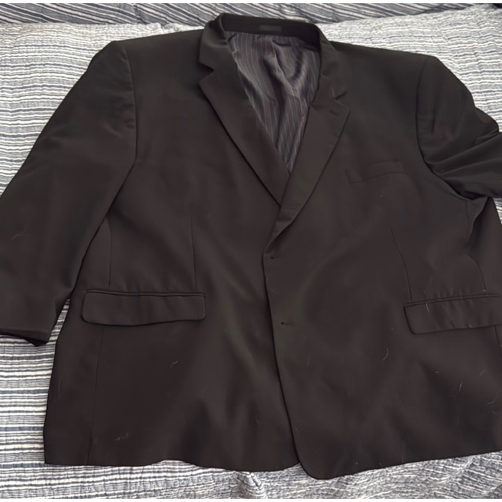 Elegant Black Blazer with Tailored Fit